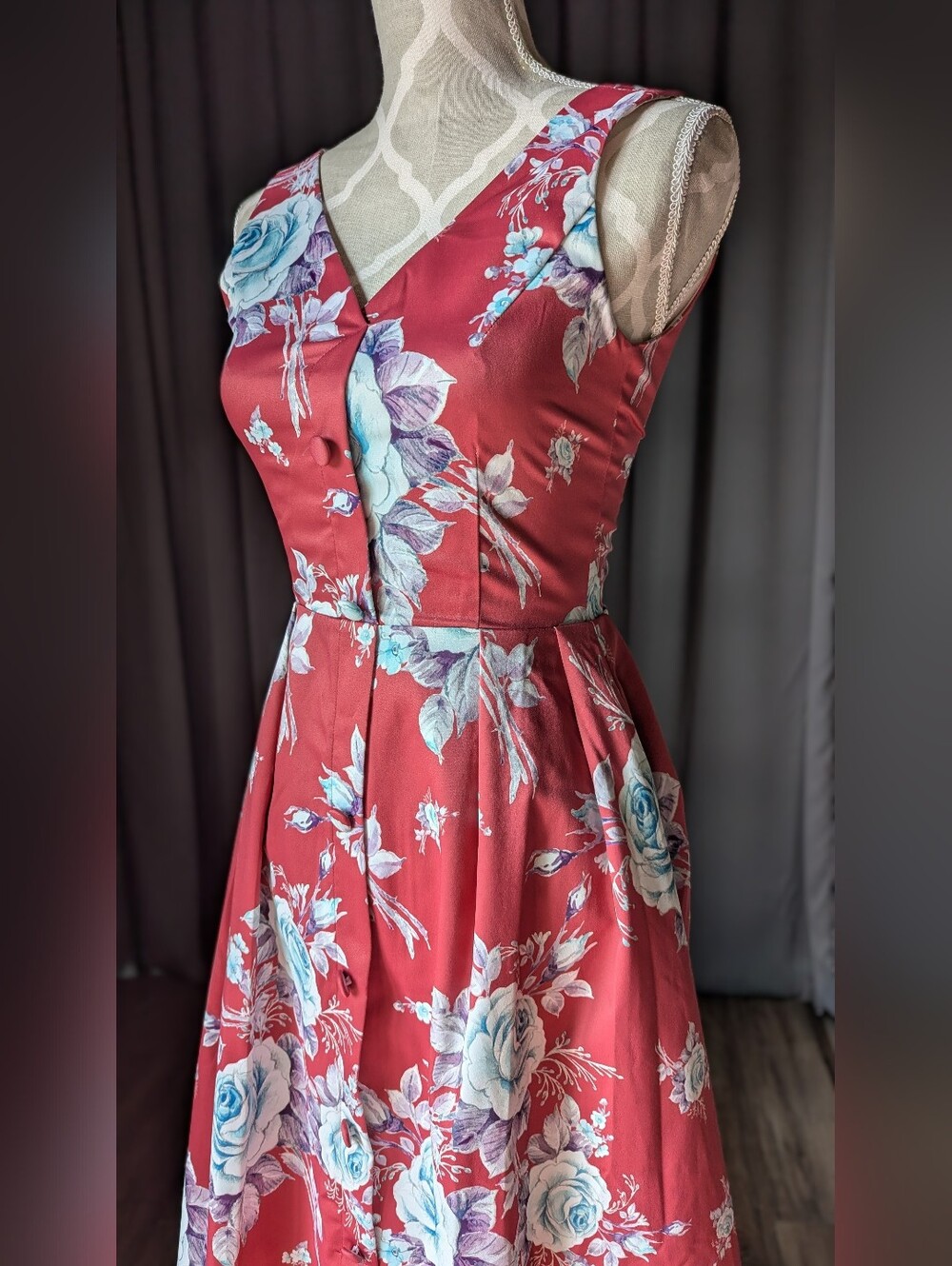 Boutique 1861 - Taryn Rouge | Floral Sleeveless Dress In Red - XS
